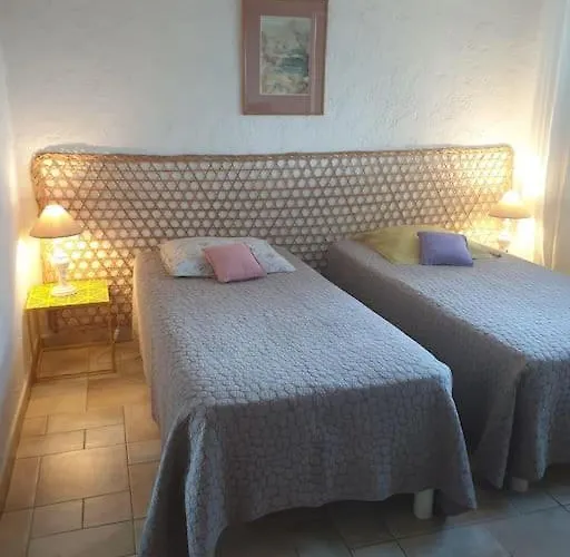 Tizzano, Vue Avec Piscine Holiday home