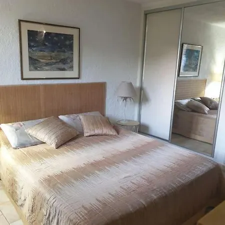 Tizzano, Vue Avec Piscine *