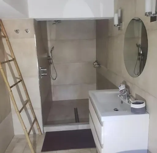 Tizzano, Vue Avec Piscine Casa vacanze