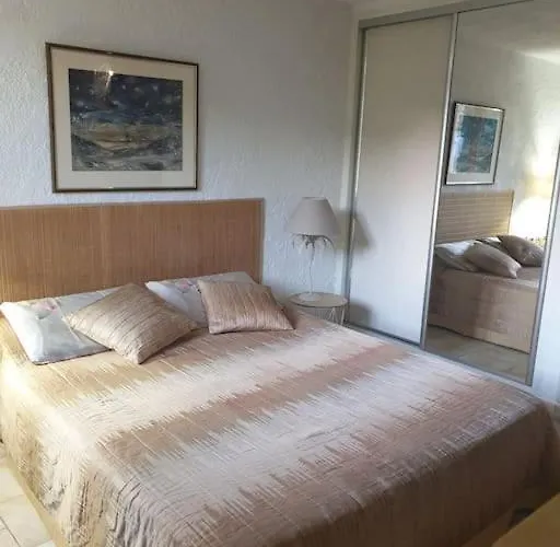 Tizzano, Vue Avec Piscine *