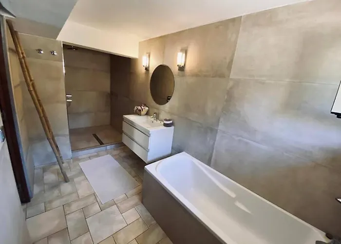 Tizzano, Vue Avec Piscine Casa vacanze